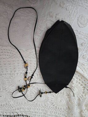 Vintage Unique Carol Hearty Black Leather Leaf purse w/Beads-Hands/Frogs